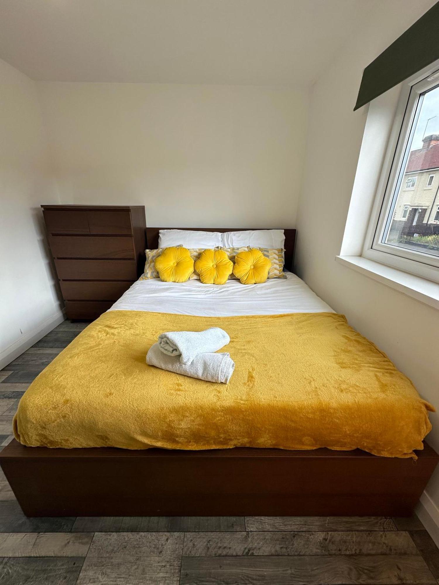 Shakespeare House 5 Bedroom 7 Beds Up To 12 People